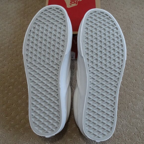 *NIB* Vans Classic Slip-On True White Size 8M/9.5W NWT main image 4